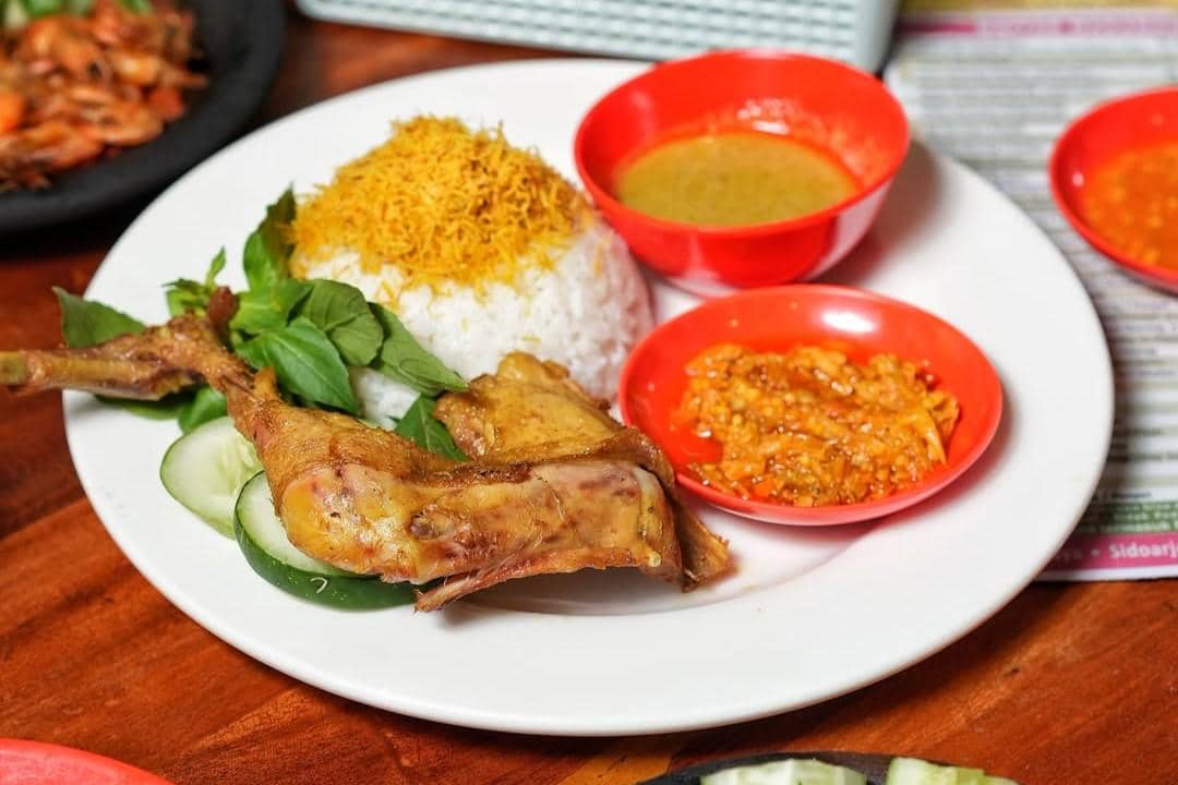 Warung Bu Diyun: Santapan Hangat di Jantung Adipala